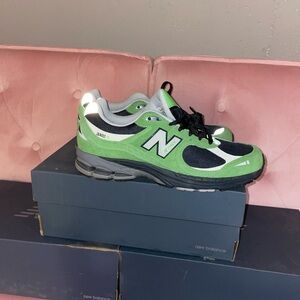 “Good Vibes Pack” - Apple Green New Balance 2002R